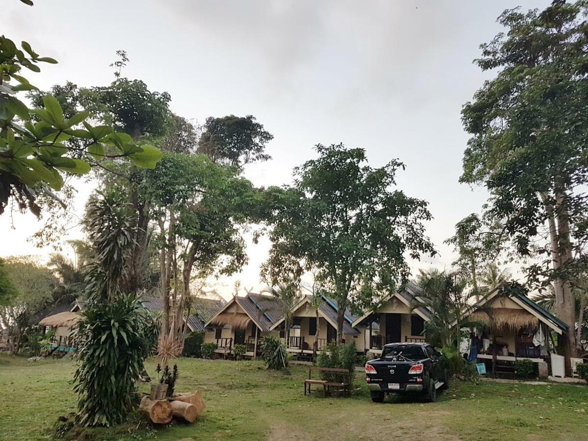 Hotel ฺbay Yard Hut Koh Chang Exterior foto